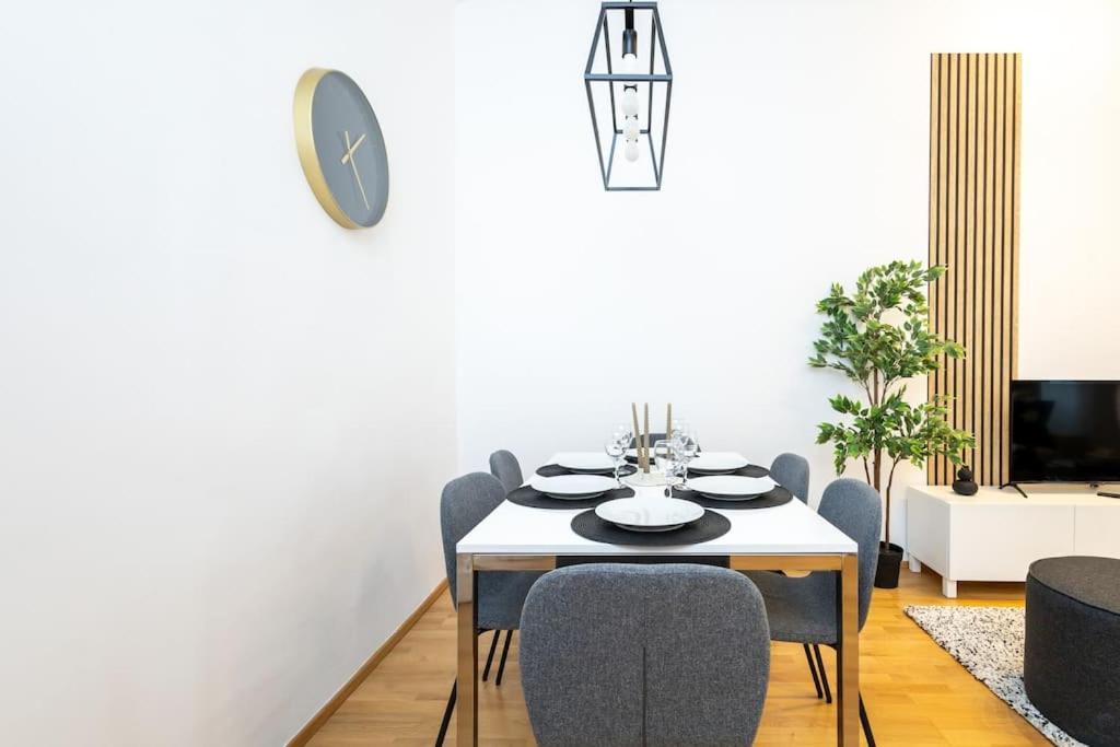 Orestaliving - Spacious 2Br On The Danube Canal Vienna Esterno foto