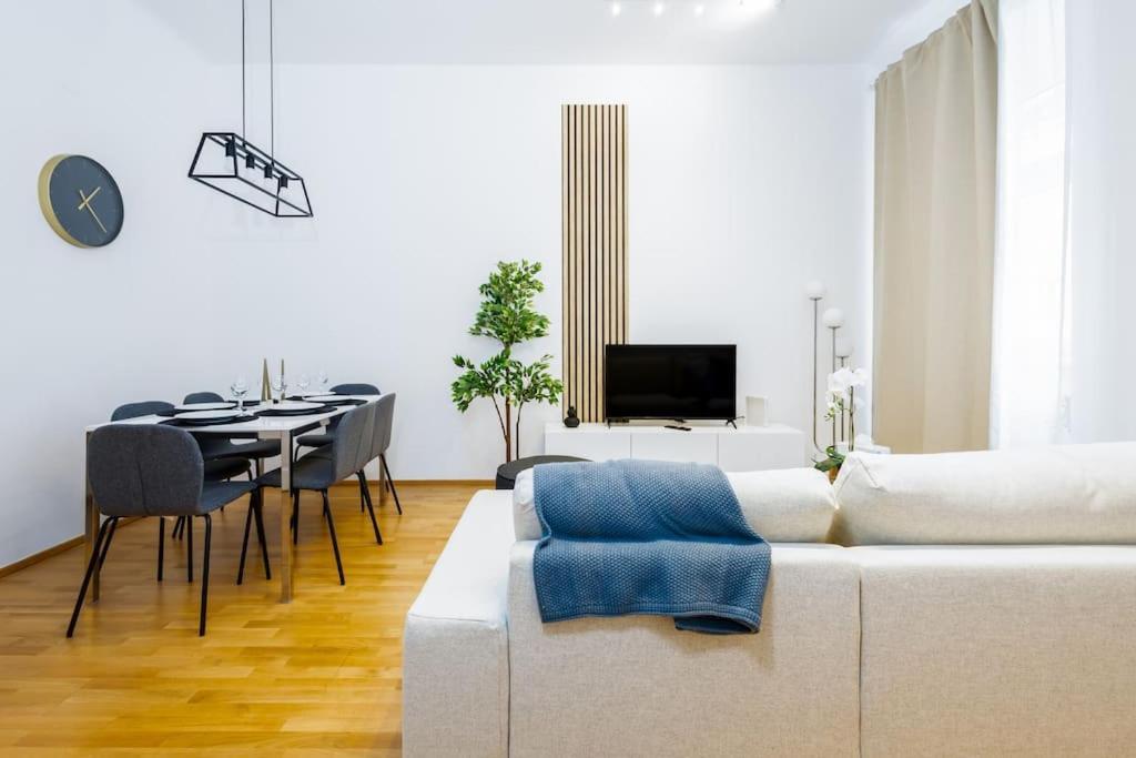 Orestaliving - Spacious 2Br On The Danube Canal Vienna Esterno foto