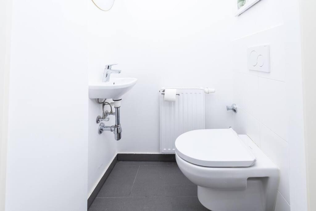Orestaliving - Spacious 2Br On The Danube Canal Vienna Esterno foto